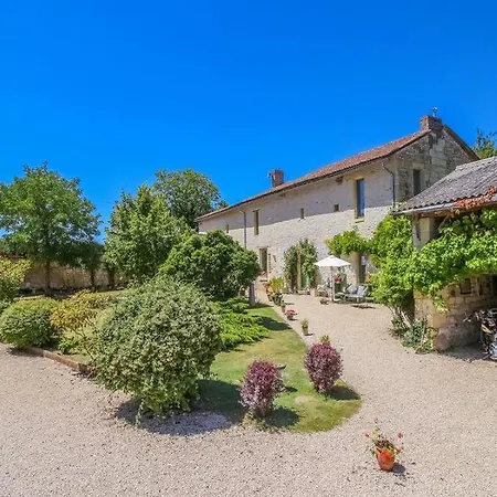 La Chabotterie Holiday Home بيت للعطل